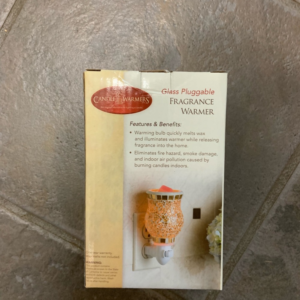 Glass, pluggable, fragrance warmer - Picture 3 of 5